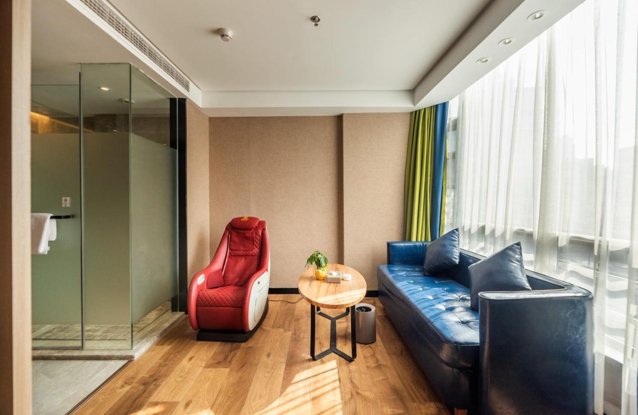 Hotel Ibis Styles Fuzhou WuYi Square Exterior foto